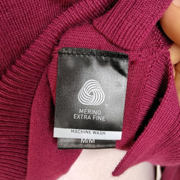 Katherine Barclay Womens Extra Fine Merino Wool V Neck Sweater Cranberry Medium - Picture 4 of 10